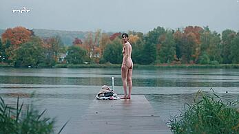 Actress - Victoria Findlay: Movie - Kennt ihr euch?